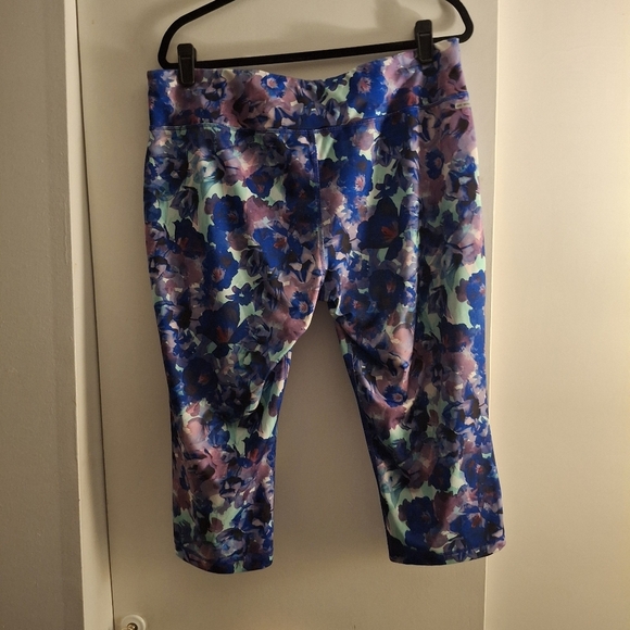Danskin Now Floral Women's Leggings - Picture 2 of 7